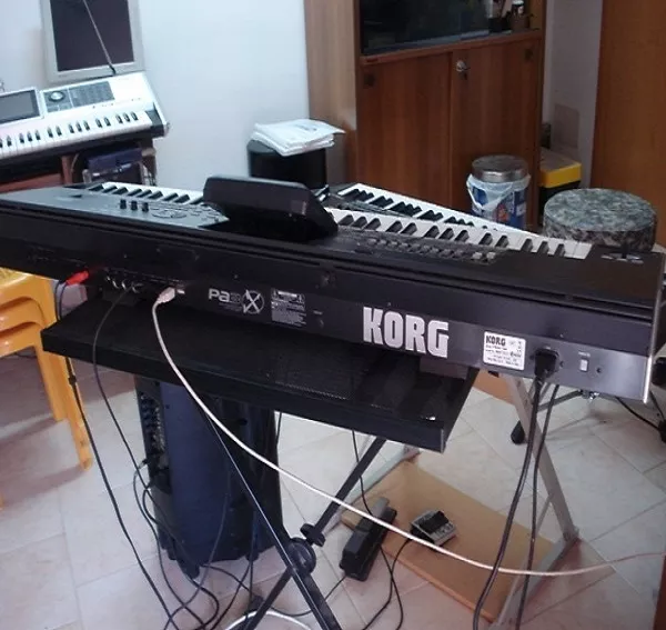 Продам синтезатор Korg PA 3x Pro 2