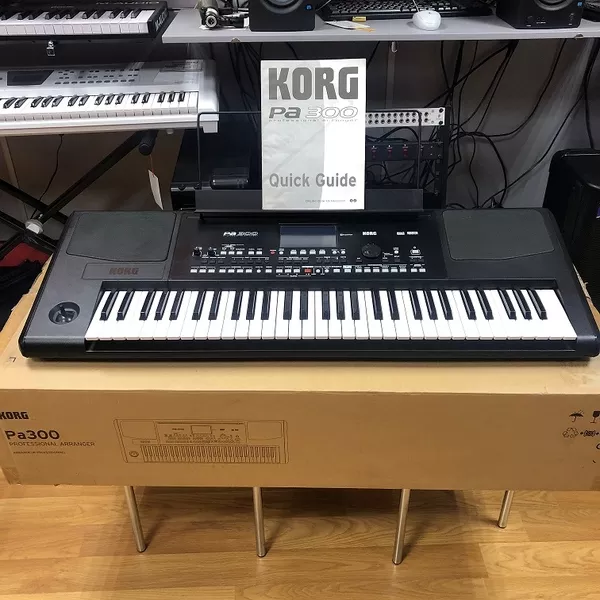 Продам синтезатор Korg PA300