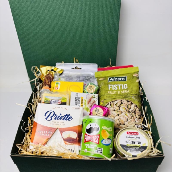 Подарунковий продуктовий набір Maxi Box – вишуканий смак у кожній дета 6