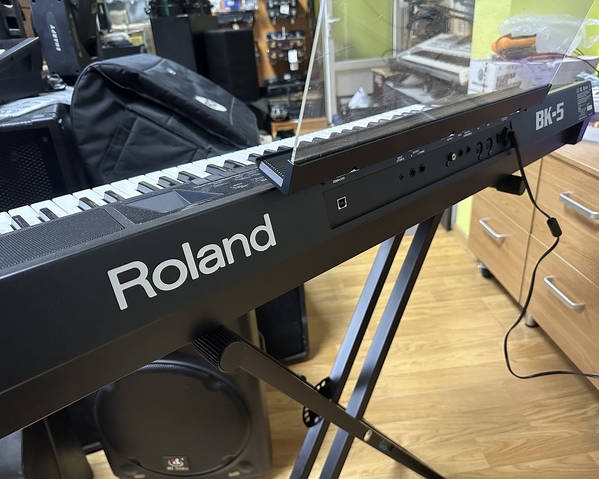 Продам синтезатор Roland BK5  3